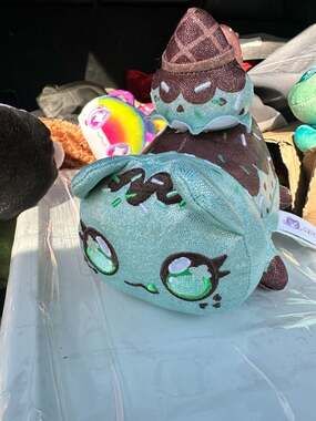 Aphmau MeeMeows Sparkle Ice Cream Collection Mint Chocolate Chip Cat Plush